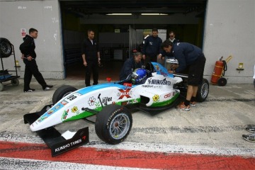 2013-F-Abarth-04