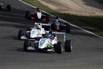 2013-F-Abarth-07